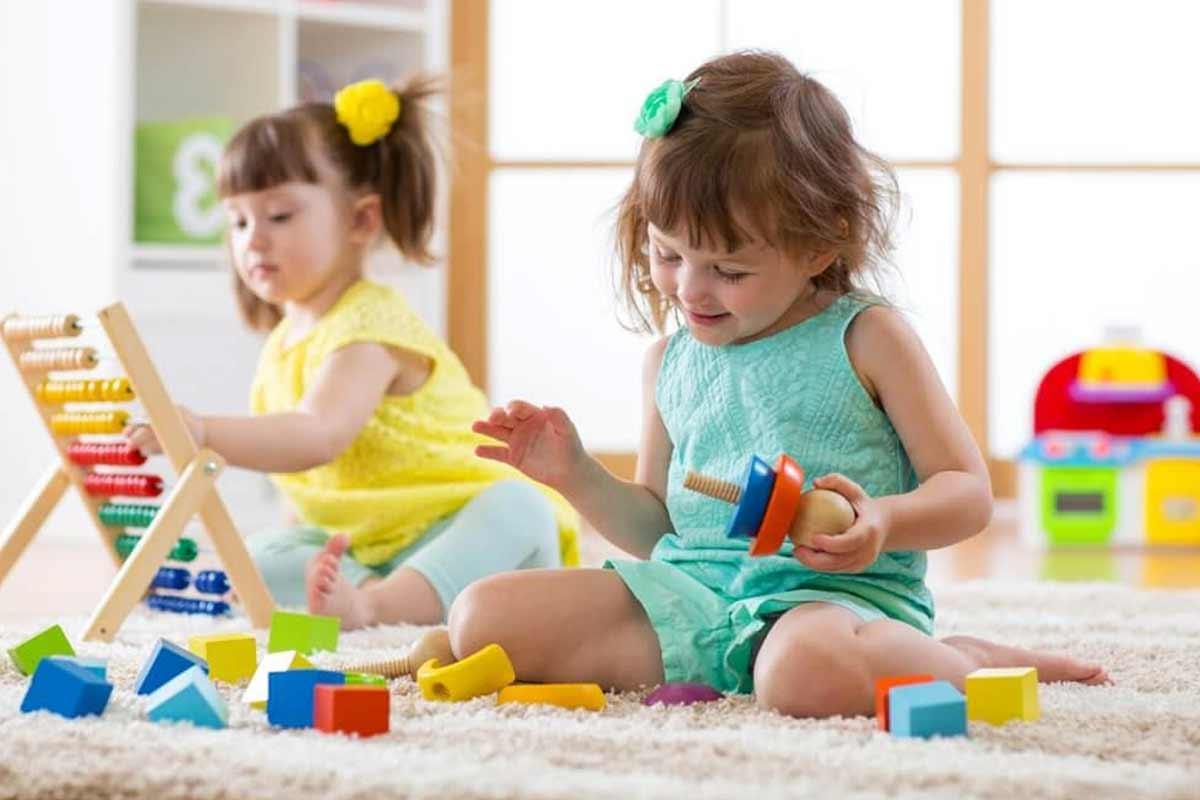 نقش انتخاب اسباب بازی مناسب در تربیت صحیح کودک