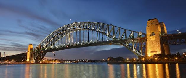 https://1.bp.blogspot.com/-7bBFI9WVufs/YPEpNTh_1_I/AAAAAAAAM78/yzAZj_5laIAbijIqiLG2Nvvnk95Pwf68QCLcBGAsYHQ/w628-h264/Sydney_harbour_bridge_dusk.jpg