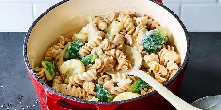 One-Pot Mac & Cheese with Cauliflower & Brussels Sprouts Recipe | EatingWell