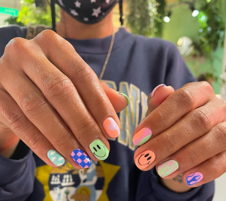 How to Paint Smiley Face Nails | Skillshare Blog