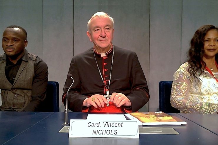 card-vicent-nichols-in-the-vatican-press-office-2026-10-27-zenit-cc