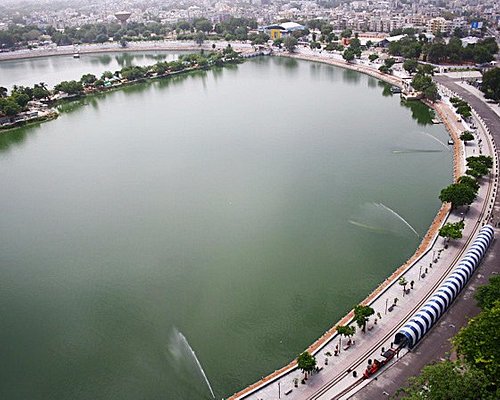 Kankaria Lake | Outstation Taxi Service in Ahmedabad