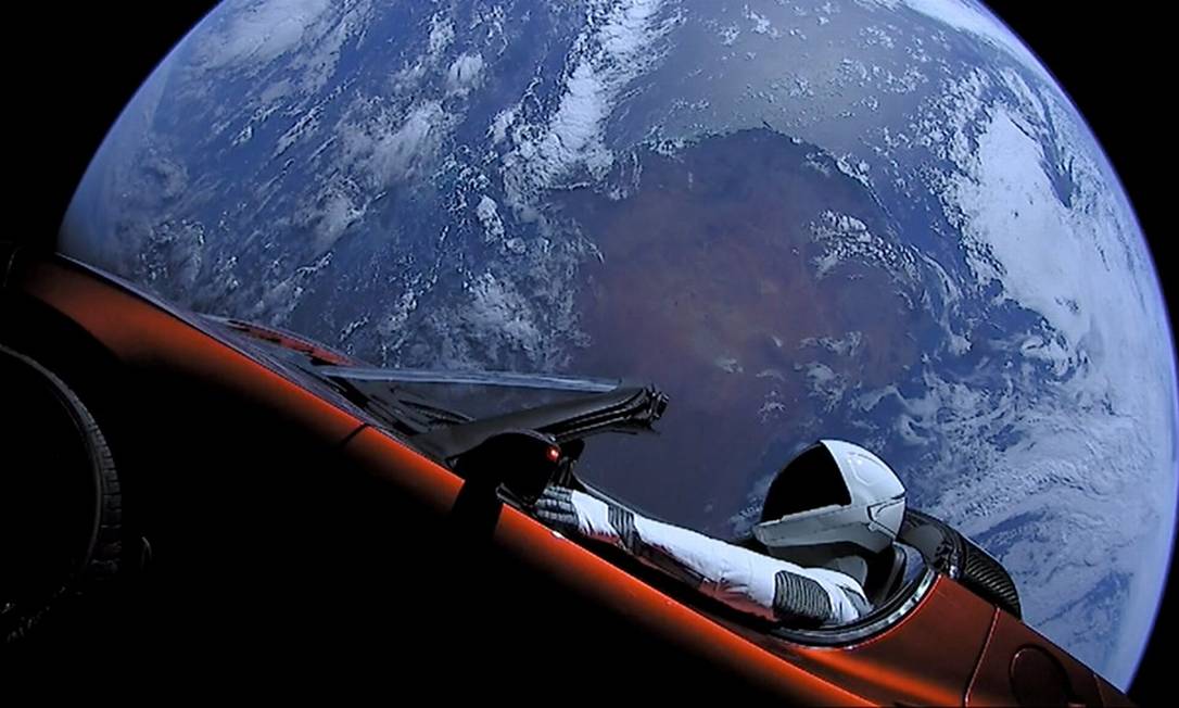 O carro que a aTesla lançou ao espaço no foguete Falcon Heavy em 2018 Foto: HANDOUT / Reuters