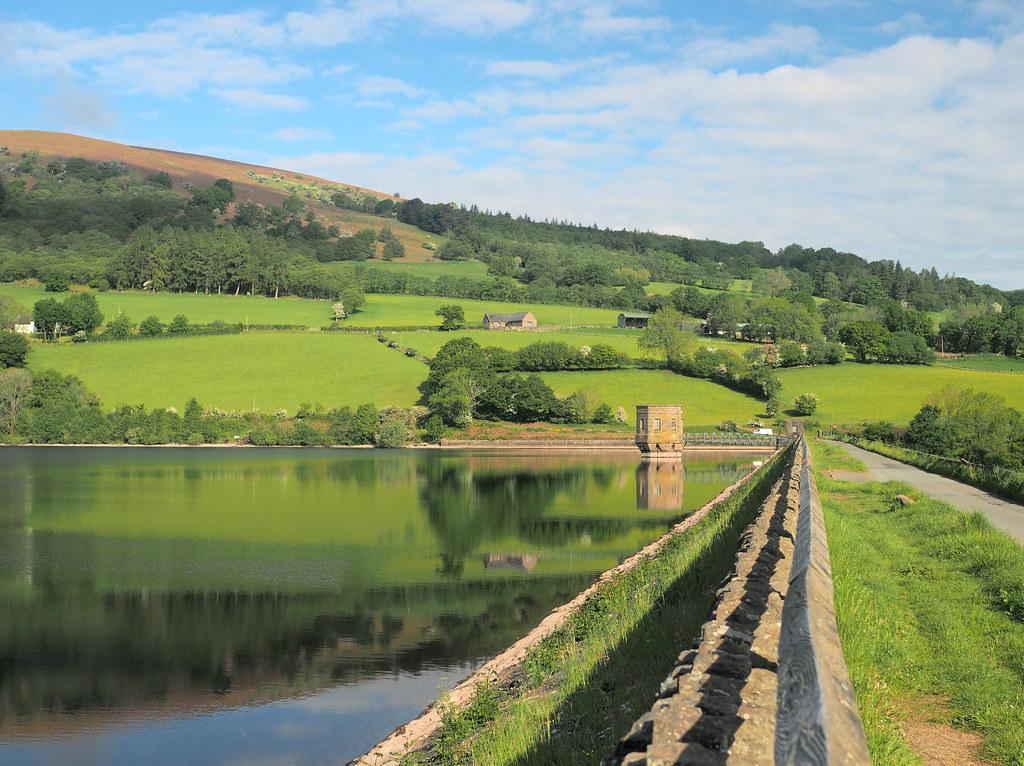 Talybont Reservoir, Brecon Beacons | Dmitry Djouce | Flickr