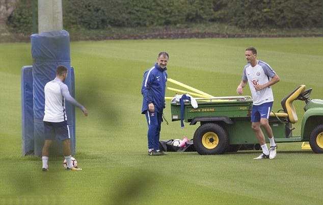 Matic tập chung với Hazard, chờ Mourinho tới đón - Bóng Đá