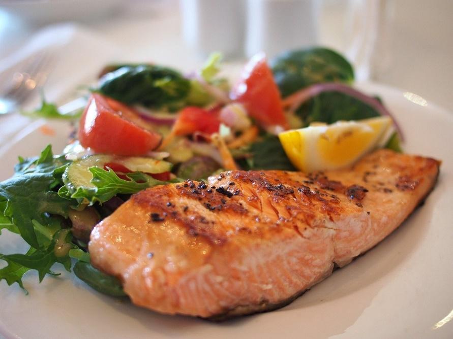 Salmon mudah disiapkan dengan resep sederhana