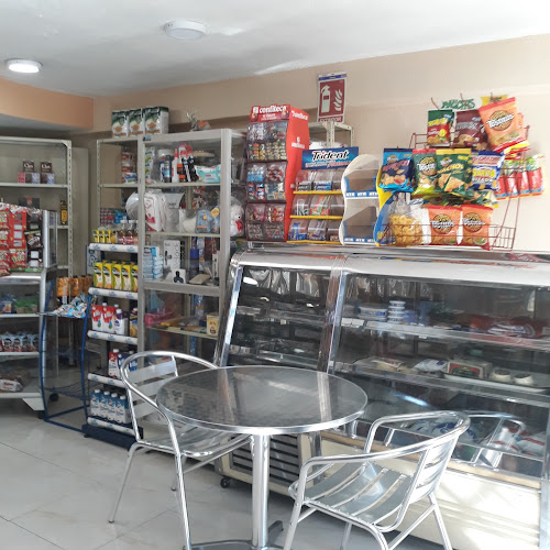Opiniones de Delicatessen Multimarket en Quito - Tienda de ultramarinos