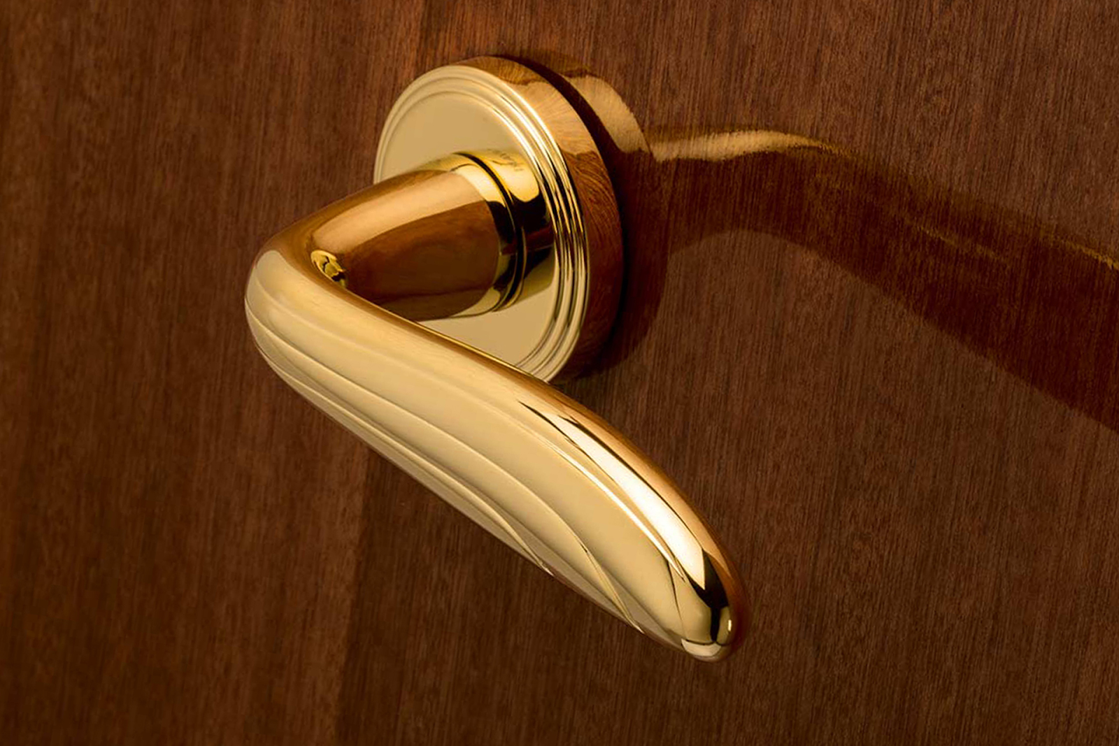 How To Choose Suitable Exterior Handle Lock And Door Knob Items