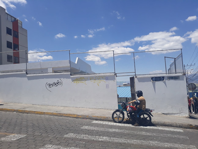 Escuela Luis Stacey - Quito