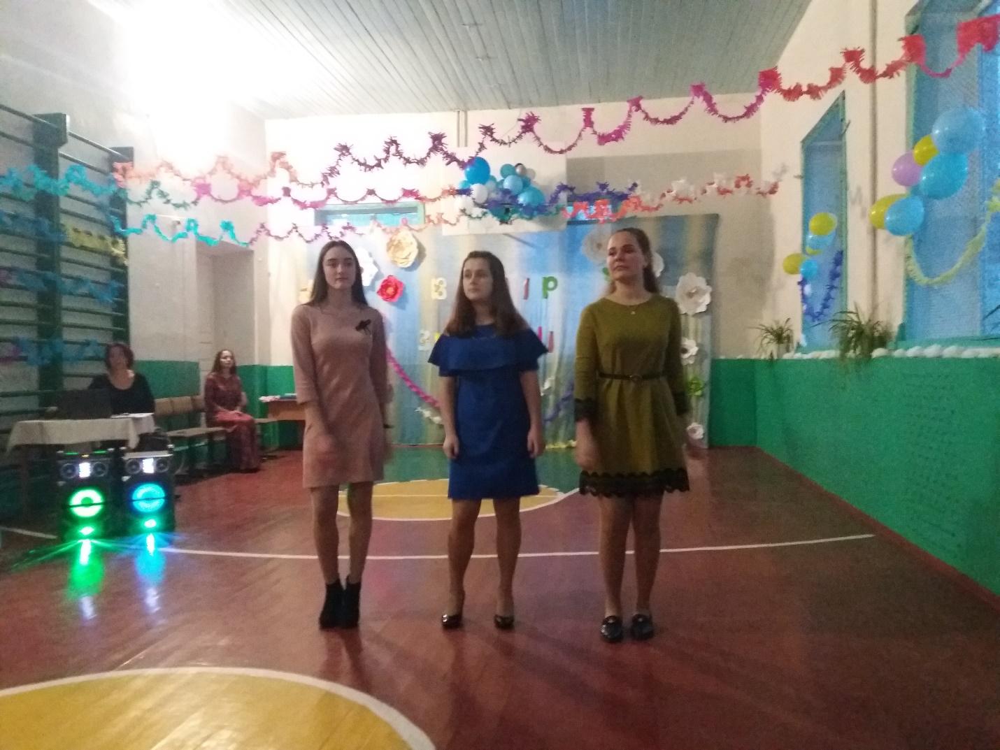 http://dikvik2009.ucoz.net/2018-2019part1/vechir_zustrichi_2019-7.jpg