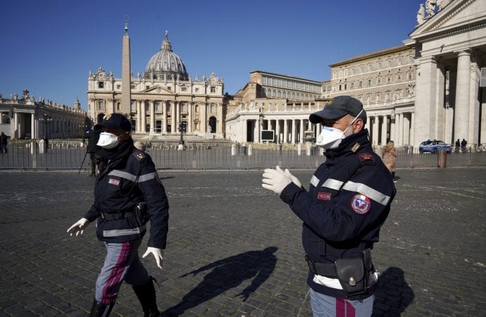 Vatican rút lại thông cáo về Tuần Thánh liên quan đến coronavirus; tình hình vẫn ‘đang được nghiên cứu’