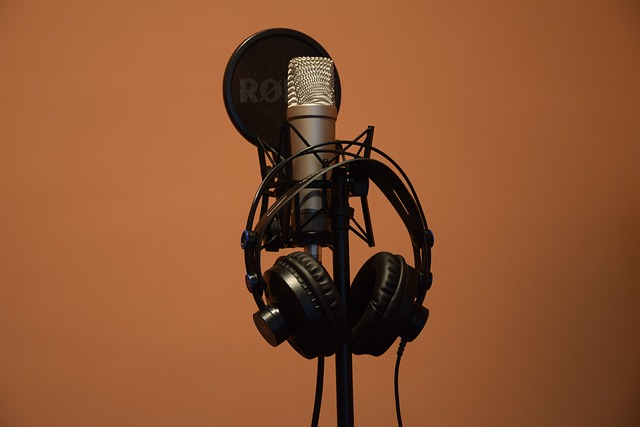 micrófono, auriculares, música