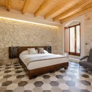 Country style bedroom by Viviana Pitrolo architetto