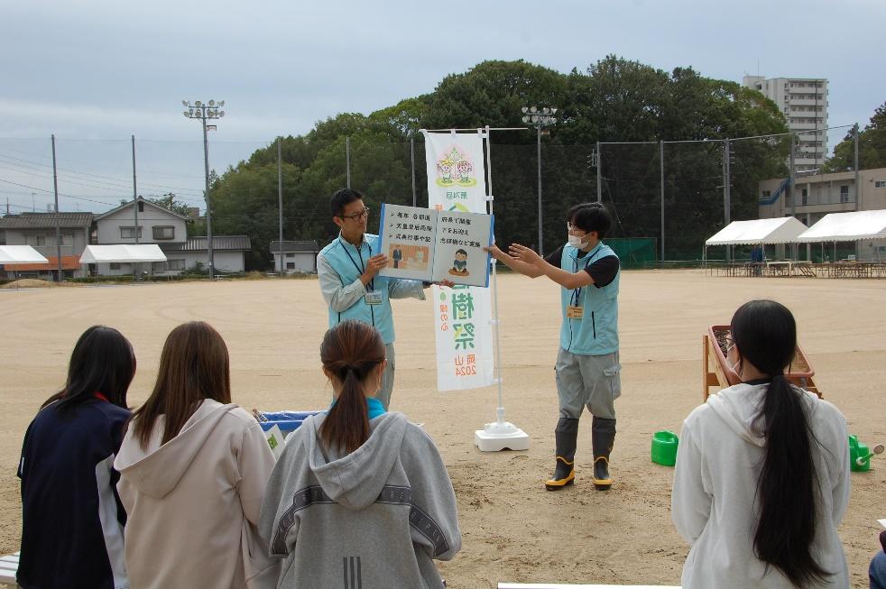 \\UJO-SV\Data\★★★2022年度(R4年度)★★★\40_部活動\文化部\7_園芸部\写真\10.12苗木のホームステイ\DSC_0381.JPG