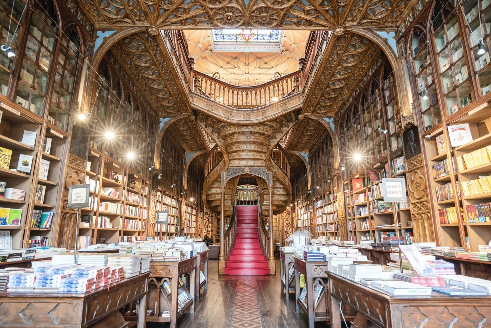 livraria lello, oldest bookstore in the world