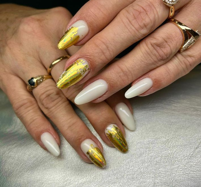 Classic Golden Fleece White Nails With Design