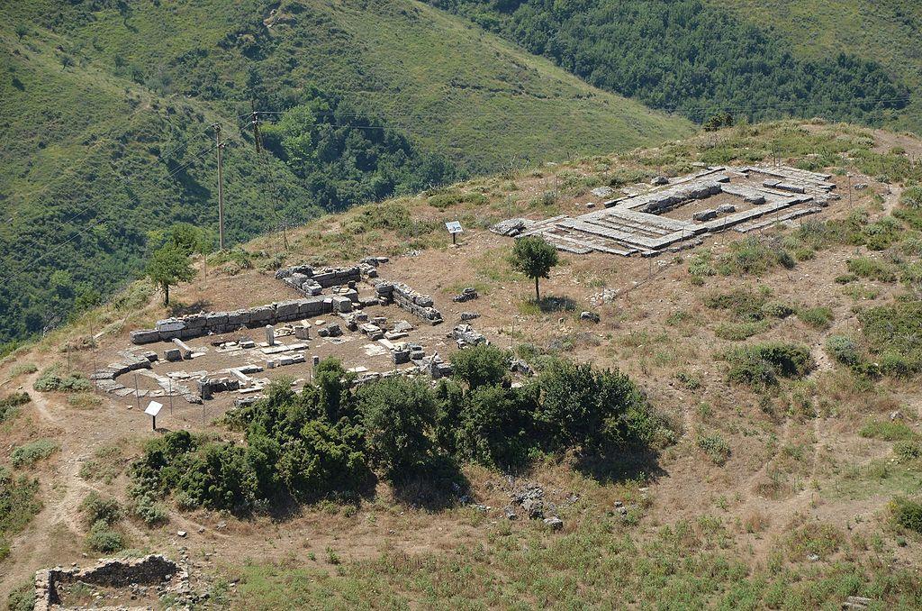 Description: Skeda:Paloeochristian Basilica and the Temple of Aphrodite. Amantia,  Albania 01.jpg - Wikipedia