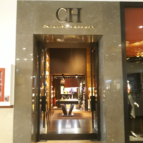CH Carolina Herrera • Scala