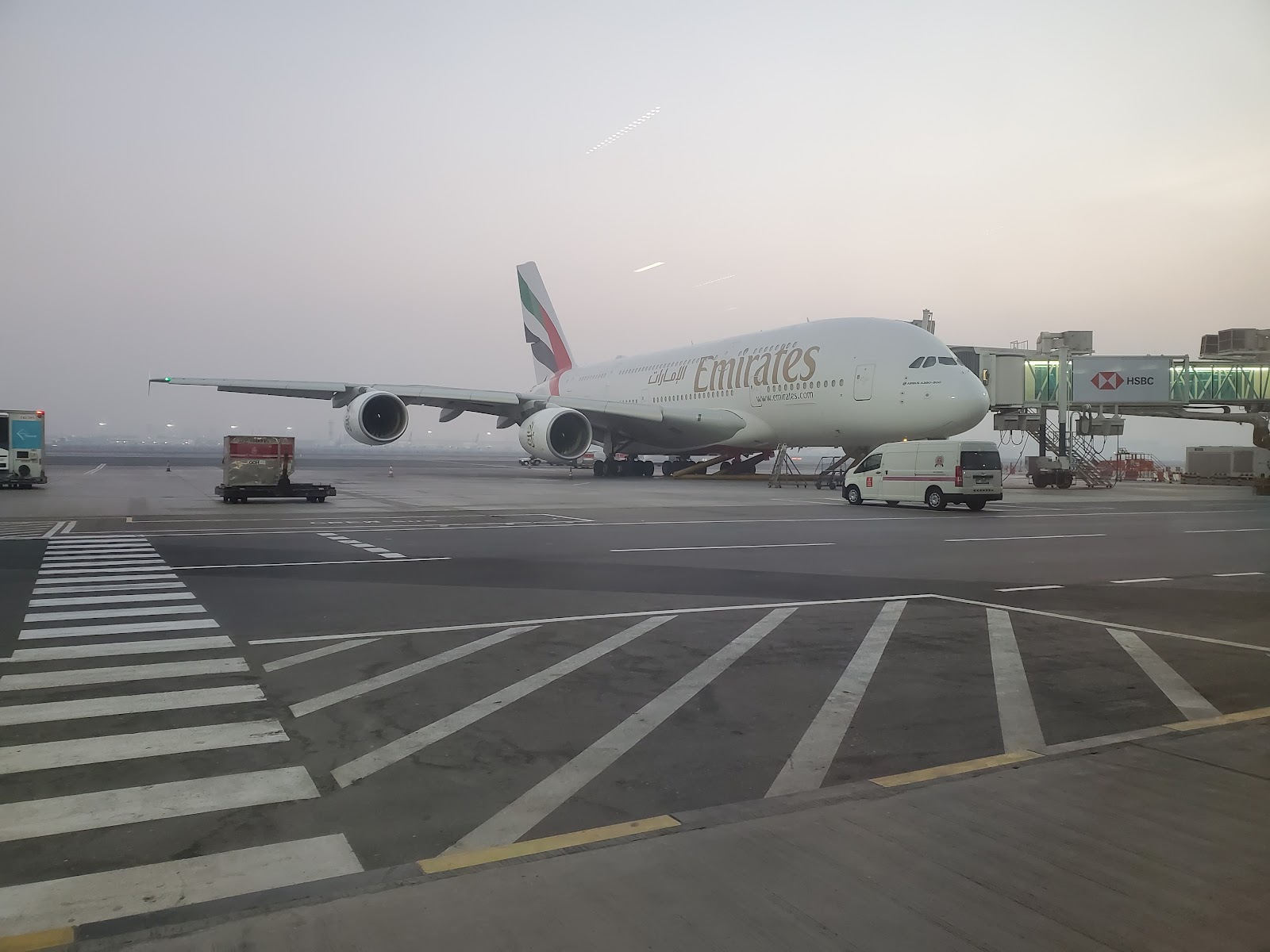 杜拜長時間轉機 逛杜拜機場 阿聯酋航空