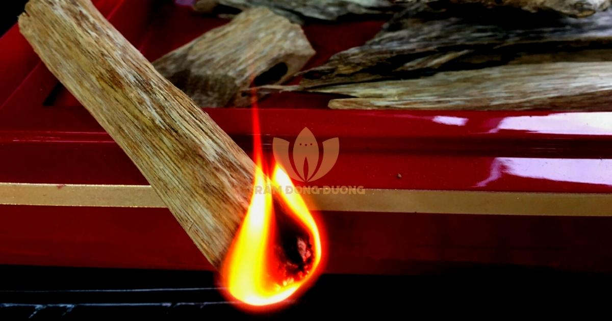 Đốt trực tiếp trầm hương