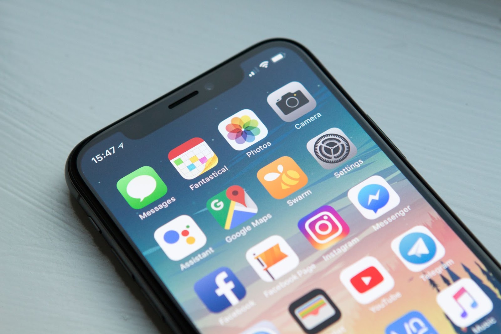 how to organize apps on your iPhone