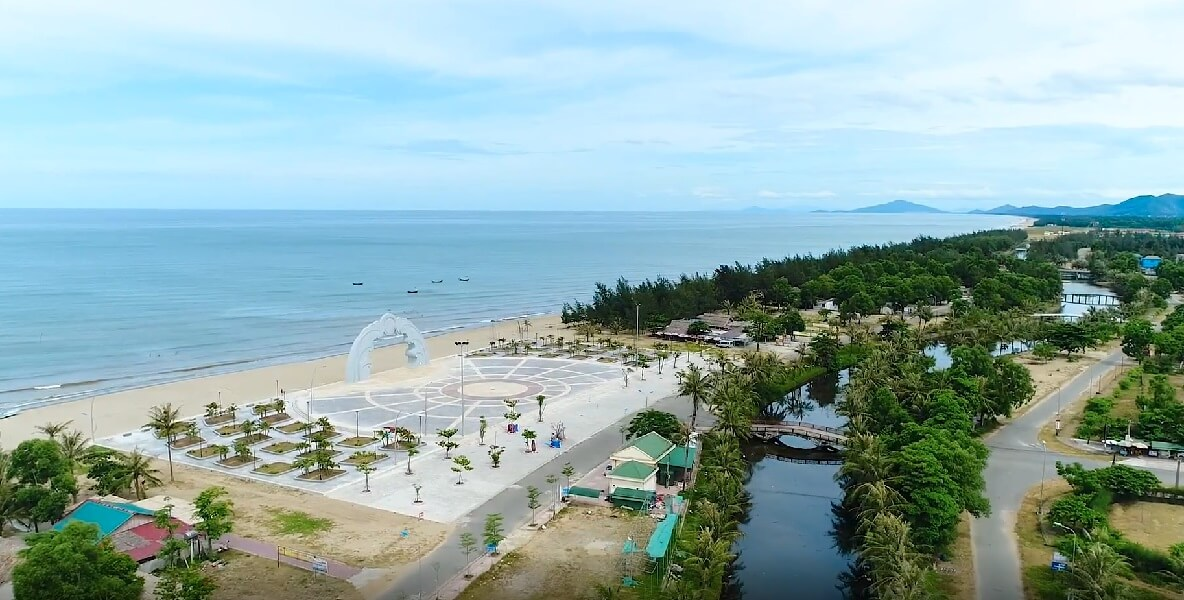 Xuan Thanh Beach - beautiful Nghe An Ha Tinh tourist destination 