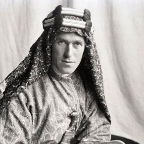Dagger and robes of Lawrence of Arabia saved for nation | TE Lawrence | The  Guardian