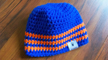 Mütze gehäkelt boshi blau-orange Häkelmütze