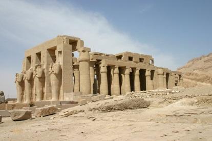 http://upload.wikimedia.org/wikipedia/commons/8/86/S_F-E-CAMERON_EGYPT_2005_RAMASEUM_01320.JPG