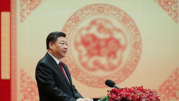 武汉封城日 人民大会堂歌舞升平 