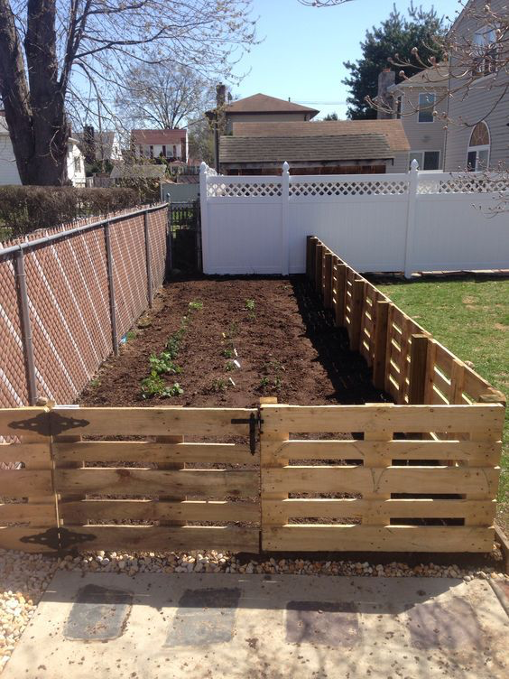 Veggie Garden Fence Ideas | Barefoot Garden Design