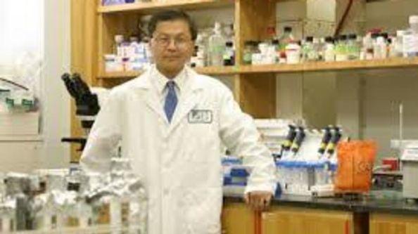 美国华裔科学家何大一指新冠病毒起源于中国 与钟南山之说不同