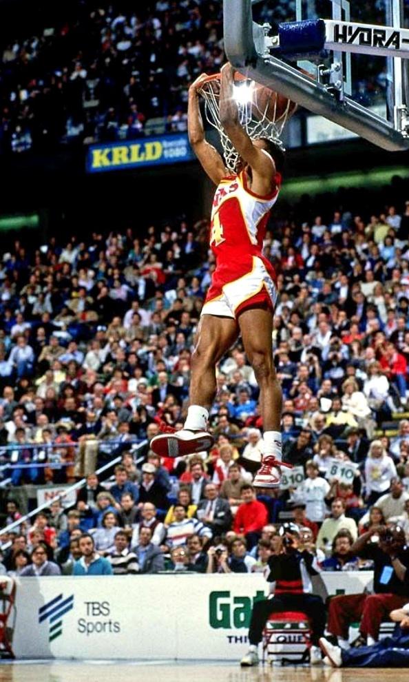 Anthony Jerome "Spud" Webb (born July 13, 1963) is an American retired  professional basketball p… | Basketball photography, Sports basketball, Nba slam  dunk contest