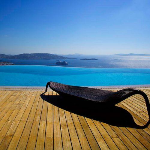 https://mykonos.luxury/wp-content/uploads/2017/07/Naomi-villa-Mykonos_1st-1-500x500.jpg