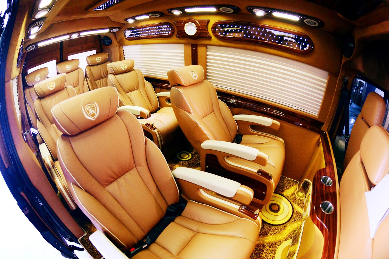 Nội thất xe Trường Thanh Limousine đi SaPa từ Hà Nội
