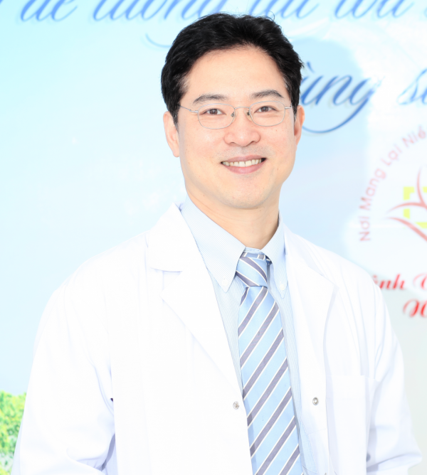 Bệnh viện Thẩm mỹ Ngọc Phú đã hợp tác cùng Giáo sư/Bác sĩ Lee Jung Hoon để tạo điều kiện thực hiện phẫu thuật thẩm mỹ dành cho khách hàng mong muốn được làm đẹp cùng bác sĩ Hàn Quốc tại Việt Nam.