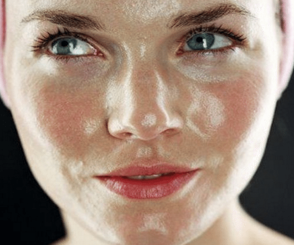 Quatro passos para diminuir a oleosidade da pele no verão