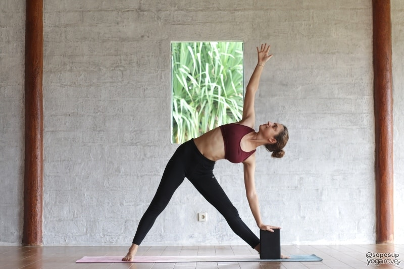 6 bài tập cùng gạch tập Yoga giúp bạn khỏe mạnh hơn mỗi ngày