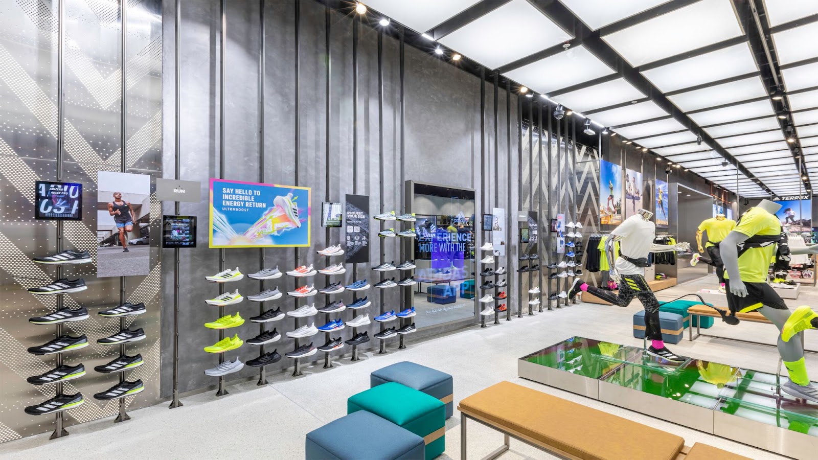 Phy-digital Adidas: Спортивный бренд открыл в Дубай флагманский магазин — самый цифровой на Ближнем Востоке. — RetailersUA