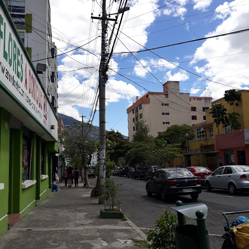 Opiniones de TEKONPARTES en Quito - Electricista