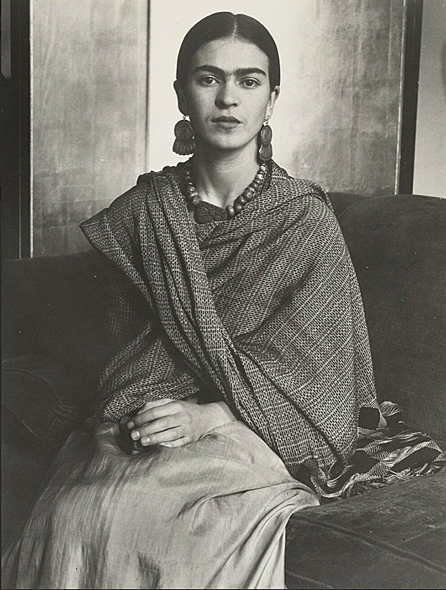 frida kahlo photograph