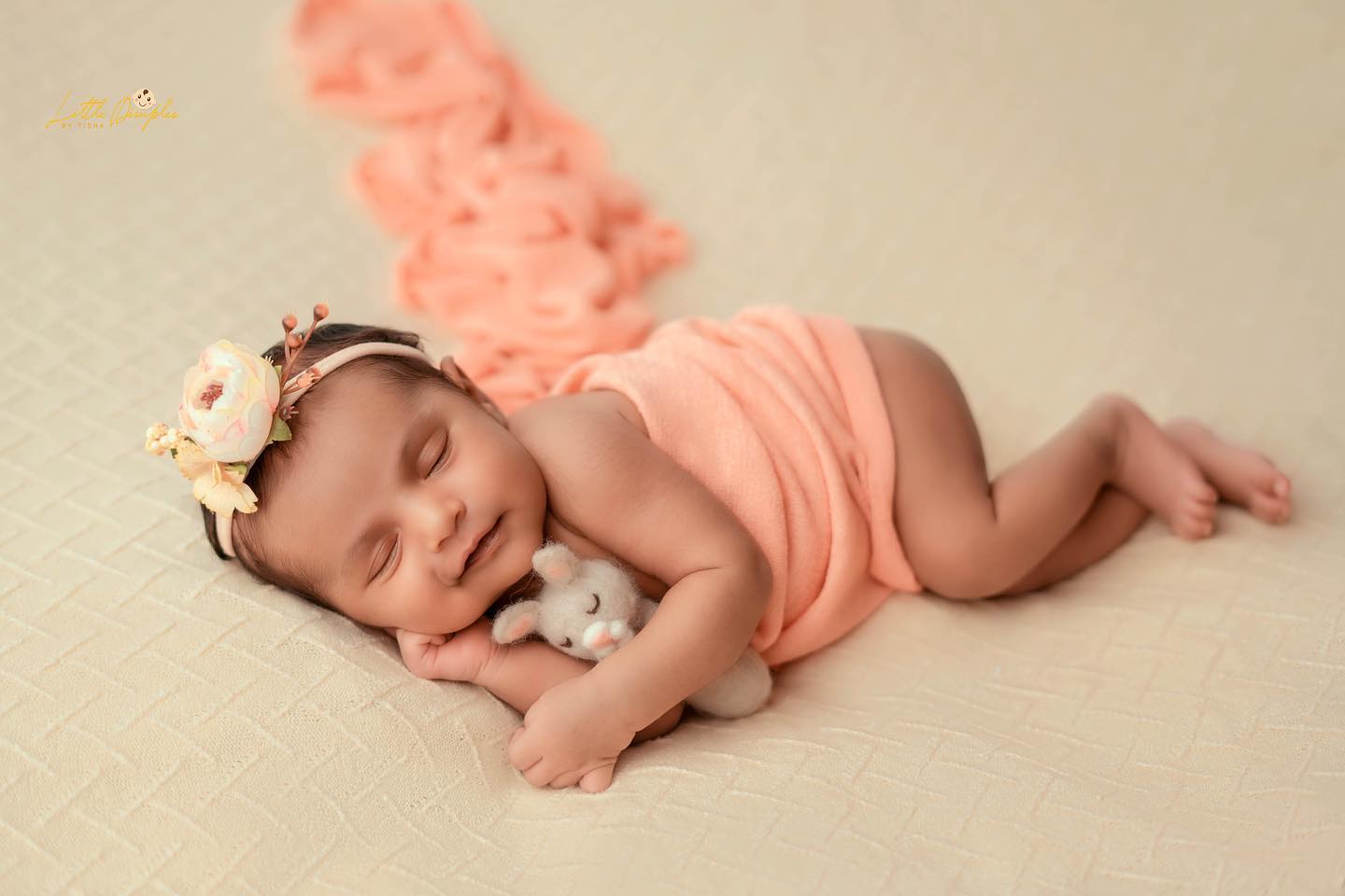 We specialize in elegant newborn photography and baby photography. If you are looking for Baby Photoshoot Bangalore or newborn photoshoot in Bangalore, contact us now!