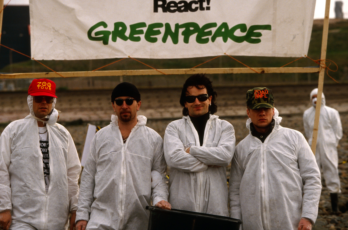 React Action with U2 at Sellafield Nuclear Plant in UK. © Greenpeace / Jim Hodson