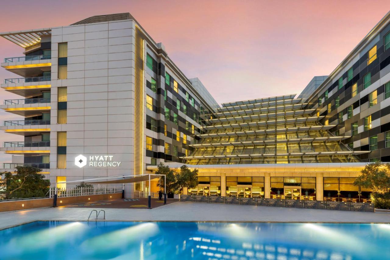 The Oryx Hyatt Regency is the best hotel for stays near the airport in Doha. 