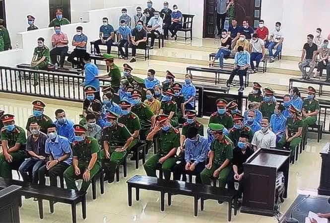 TÒA ÁN CỦA CẢI CÁCH RUỘNG ĐẤT ĐƯỢC PHỤC DỰNG GIỮA THẾ KỶ 21.