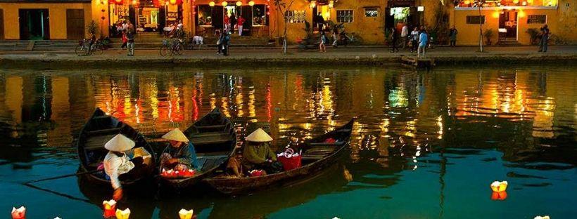 Balade en bateau sur la rivière de Hoai à Hoian Balade en bateau sur la rivière de Hoai à Hoian