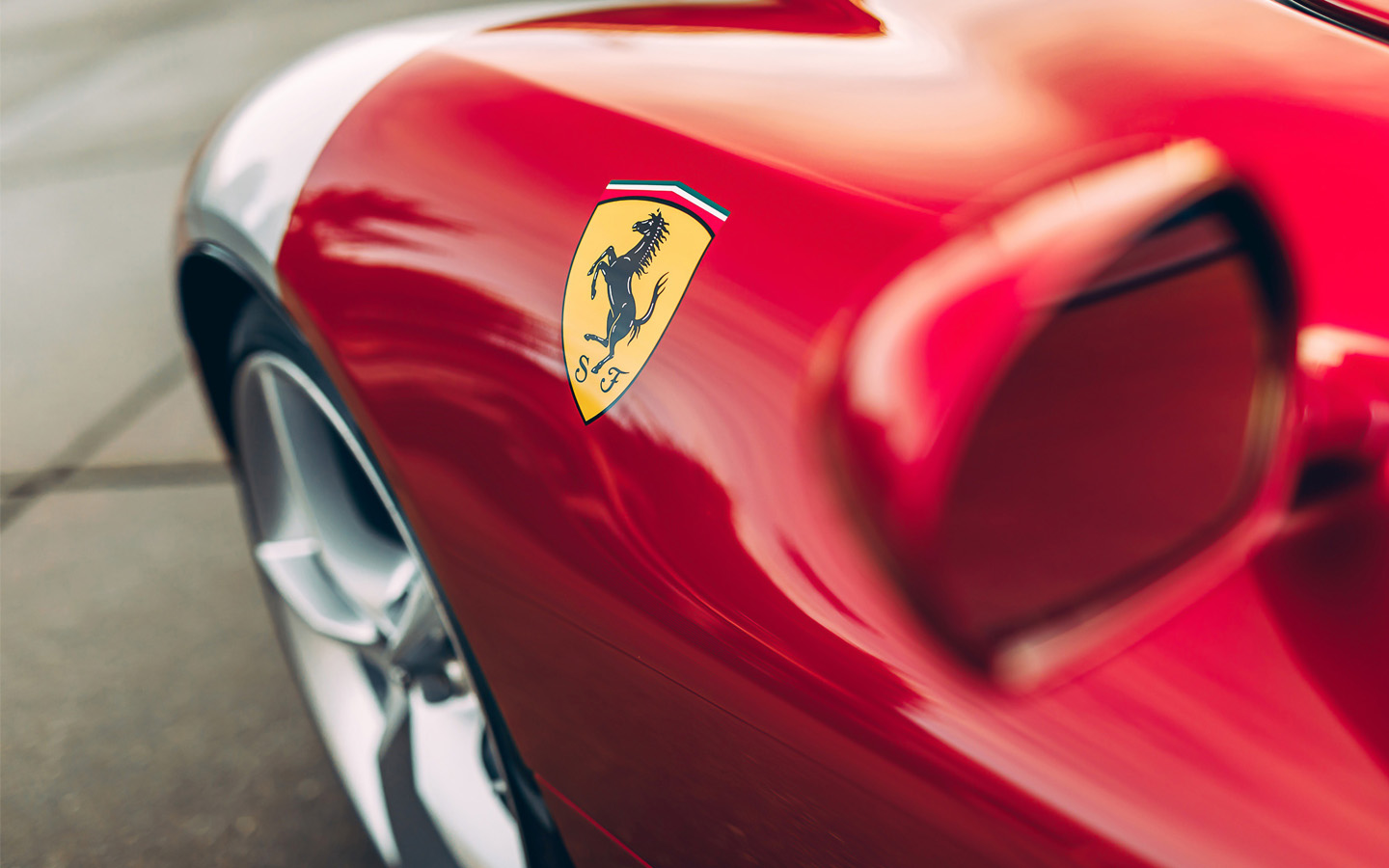 car logos with animals: Ferrari logo