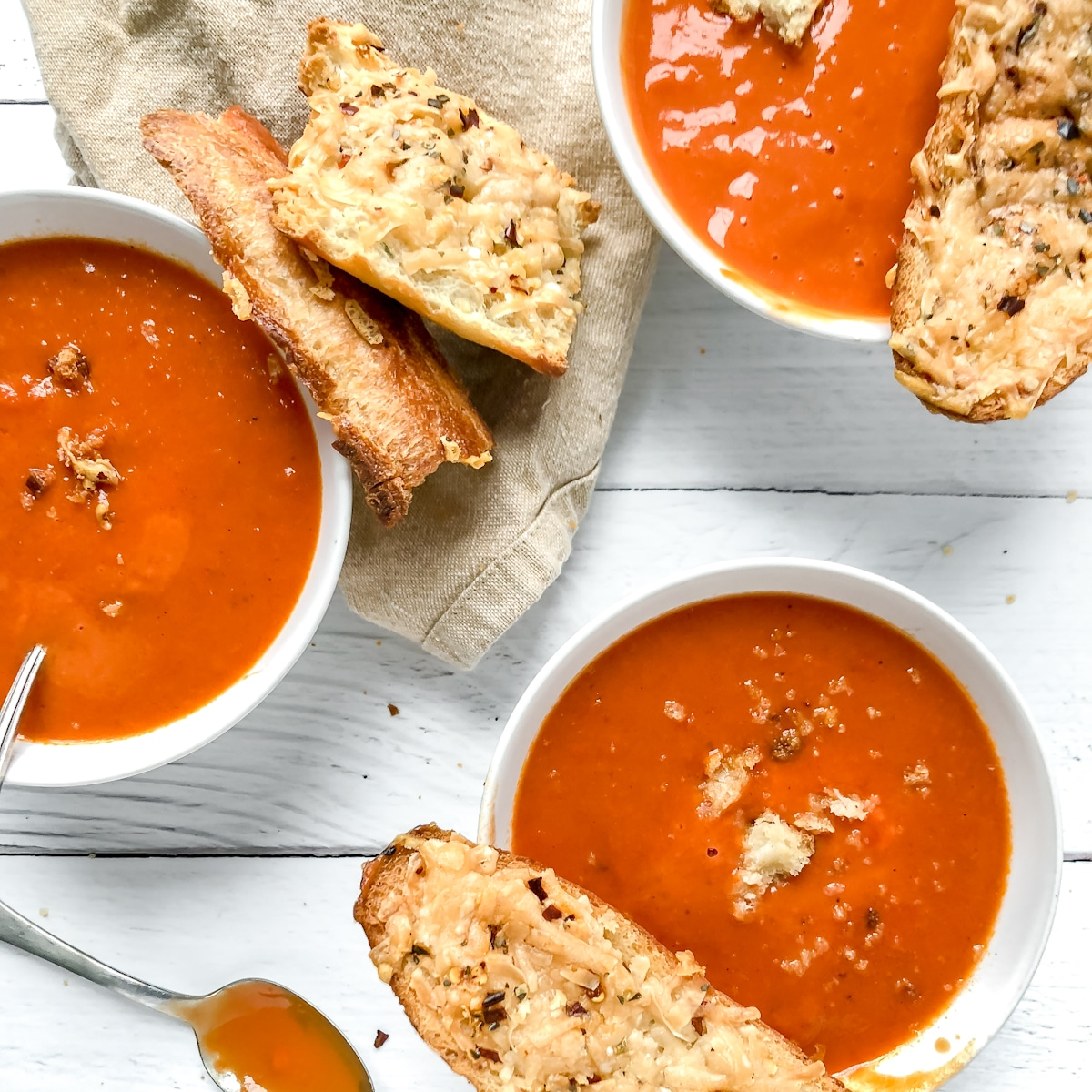Garlic bread soup with starter