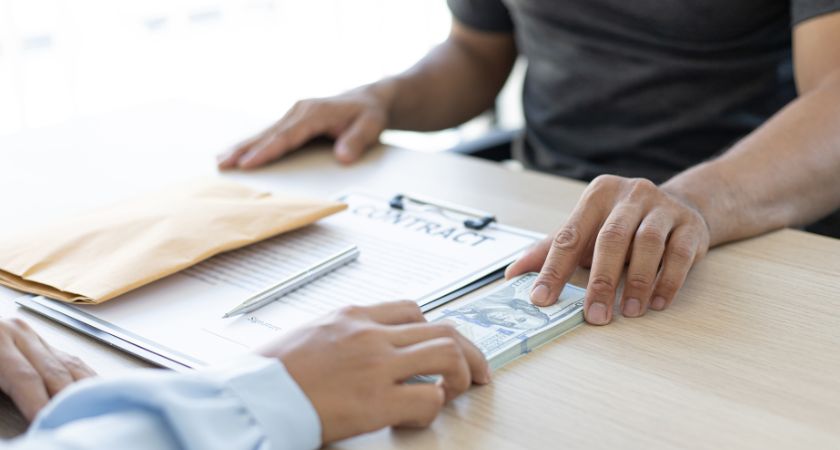 Vay Tiền Trả Góp Tháng Tư Nhân Nhanh, Nhận Tiền Ngay