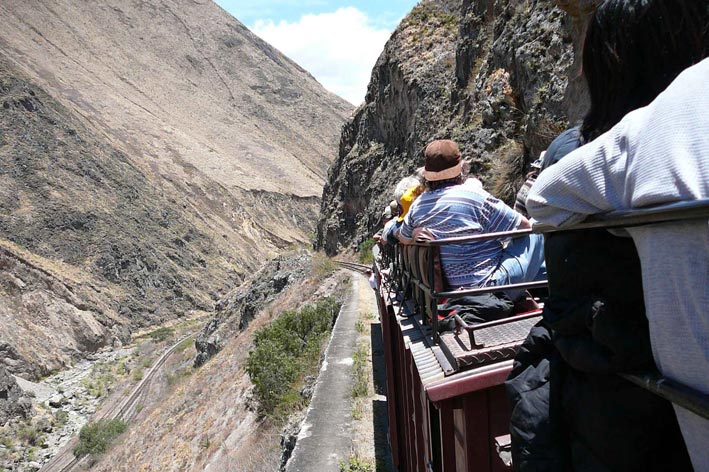 Lugares turisticos de Ecuador Nariz del Diablo